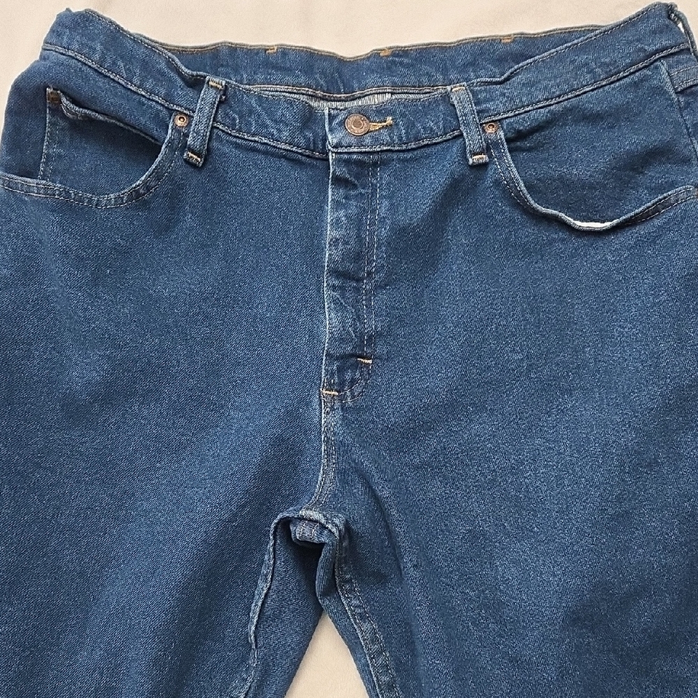 Wrangler Premium Quality Relaxed Fit Jeans‎ Classic Denim, Men's Size 36x30